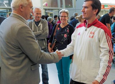 Mistrz świata Tomasz Bartnik i jego złoty medal w kdw 3x40 już Polsce!