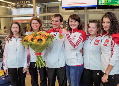 Mistrz świata Tomasz Bartnik i jego złoty medal w kdw 3x40 już Polsce!