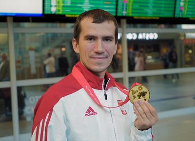 Mistrz świata Tomasz Bartnik i jego złoty medal w kdw 3x40 już Polsce!