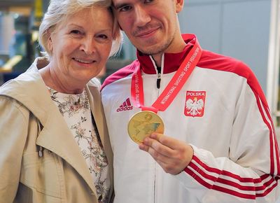 Mistrz świata Tomasz Bartnik i jego złoty medal w kdw 3x40 już Polsce!